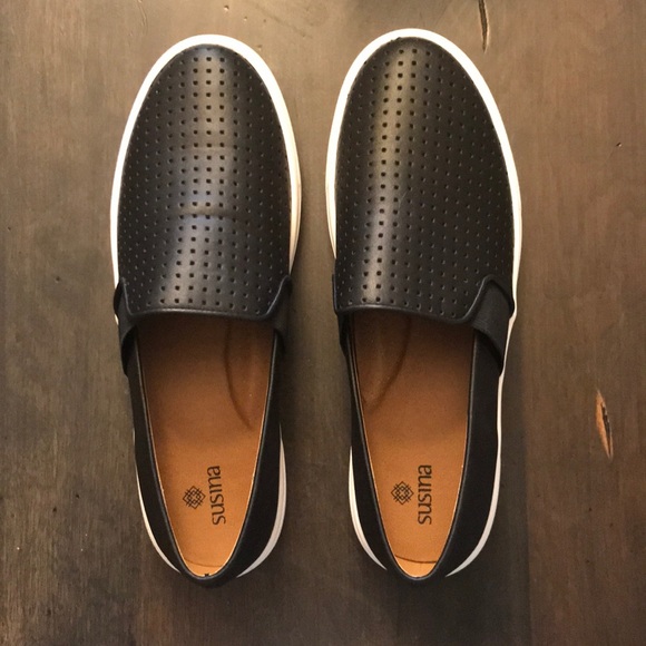 Susina Shoes - Never worn Size 8 black leather slip on sneakers